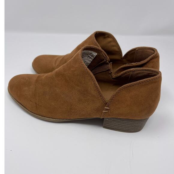 American Eagle Low Cut Ankle Booties Brown Suede Slip on Low Heel Size 8 - Picture 4 of 9